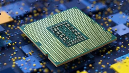Intel, tarihi kayıplara rağmen AMD’ye kaptırdığı pazar payını geri alacağından emin