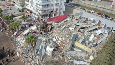 Depremden etkilenen illerde acil yıkılması gereken bina sayısı açıklandı