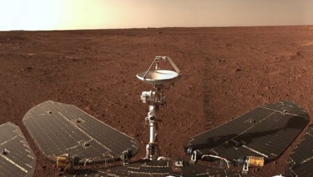 NASA, Çin’in Mars aracının aylardır aynı yerde durduğunu fotoğrafladı