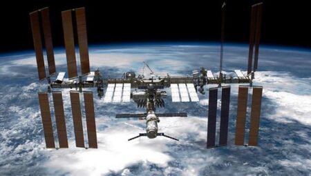 NASA, Uluslararası Uzay İstasyonu’na neredeyse başka bir uydunun çarpacağını açıkladı