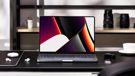 OLED ekranlı MacBook Air, 2024’ün başlarında gelebilir