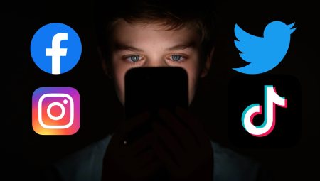 Sosyal medyanın çocuklar üzerindeki zararlarını engelleyen kılavuz yayınlandı